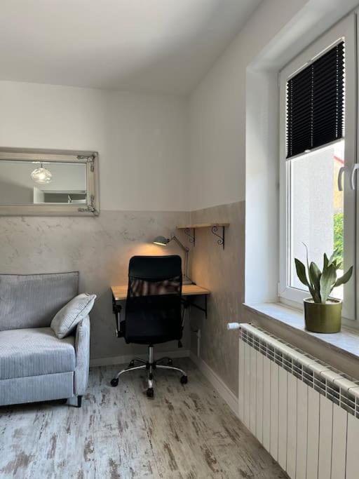 Apartament Ogrodowy Lägenhet Miechów Exteriör bild